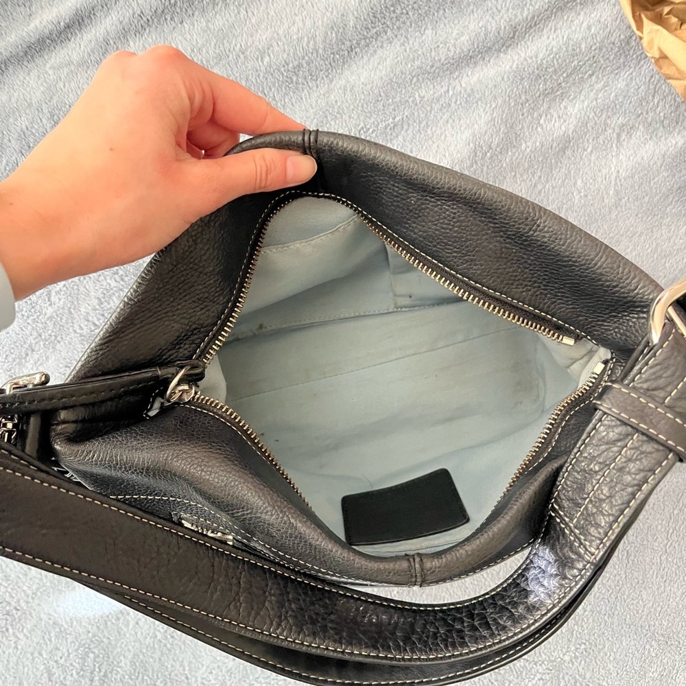 Coach F15065 East West Black Leather Shoulder Bag - Picture 4 of 7